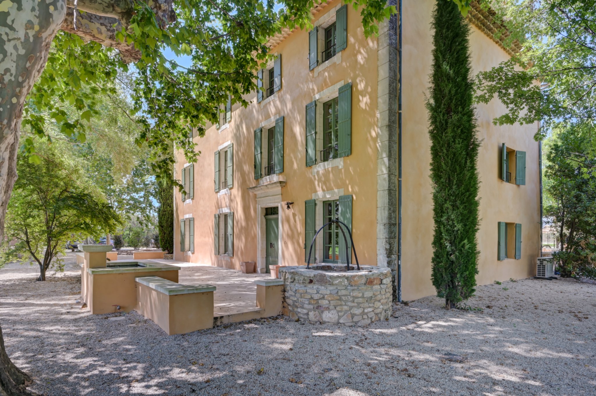 A second home in the Luberon: everything you need to know before buying