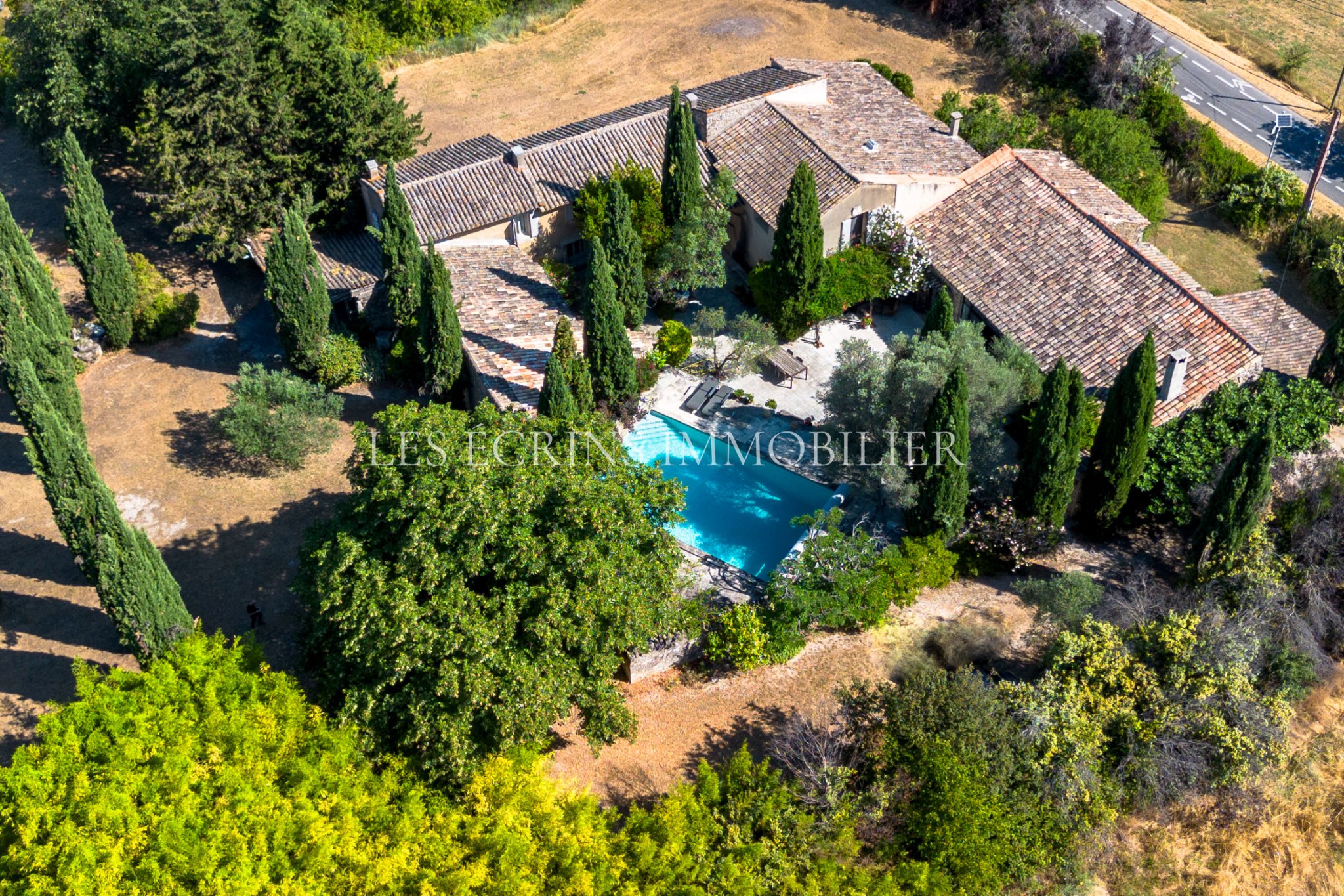 Terrain 8 pièces 470 m² · à Maubec · 470 m² · 1 750 000 €